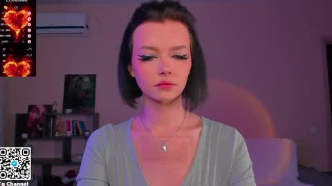 Snapshot of dindin_ chatting on 11/02/25, 10:06 Jessie online show from 11/02/25, 10:06