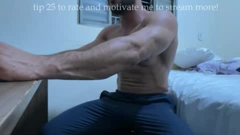 Snapshot of dinhoo14 chatting on 10/30/25, 01:18 dinhoo14 online show from 10/30/25, 01:18