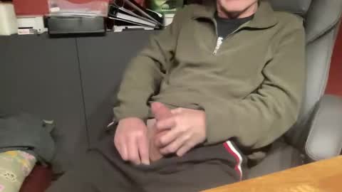 Snapshot of dinnerout1111 chatting on 12/24/24, 11:44 dinnerout1111 online show from 12/24/24, 11:44