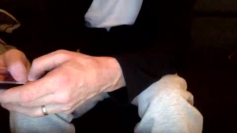 Snapshot of dinnerout1111 chatting on 01/05/25, 03:34 dinnerout1111 online show from 01/05/25, 03:34