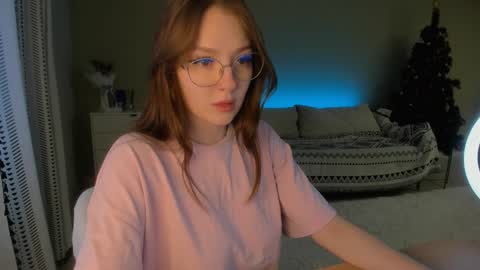 Snapshot of dinochka_ chatting on 12/14/24, 10:13 Dina online show from 12/14/24, 10:13