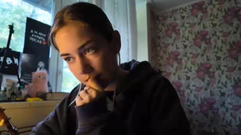 dinorahmroczkowski online show from 09/12/25, 08:14