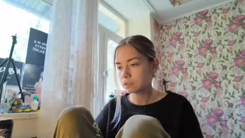 dinorahmroczkowski online show from 09/18/25, 08:16