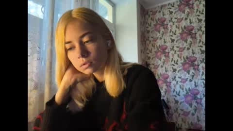 dinorahmroczkowski online show from 09/27/25, 07:57