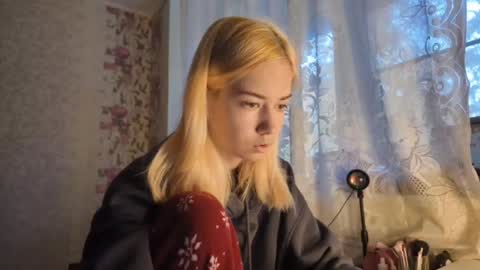 dinorahmroczkowski online show from 10/06/25, 07:50