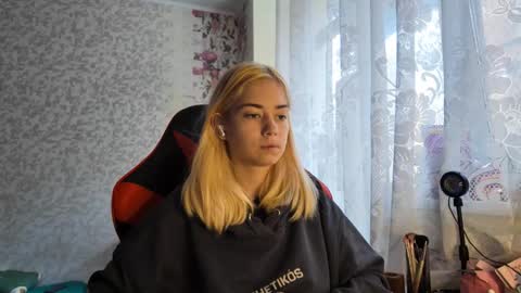 dinorahmroczkowski online show from 10/08/25, 07:28