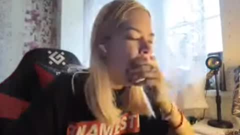 dinorahmroczkowski online show from 10/23/25, 07:40