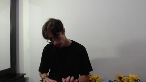 Snapshot of dio_star chatting on 11/13/25, 12:42 Dio online show from 11/13/25, 12:42