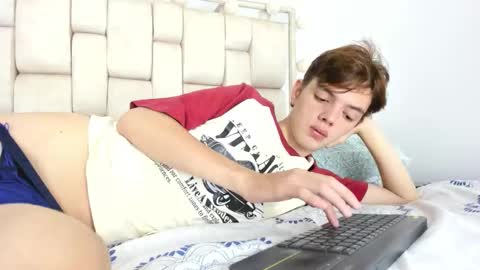 Snapshot of dioniso_69 chatting on 09/27/25, 01:49 apollo online show from 09/27/25, 01:49