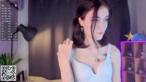 Snapshot of dionneslupe chatting on 10/01/25, 06:14 Ness online show from 10/01/25, 06:14