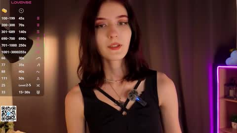 Snapshot of dionneslupe chatting on 10/18/25, 06:19 Ness online show from 10/18/25, 06:19