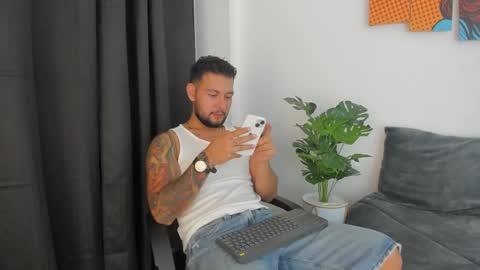 Snapshot of dionyxx chatting on 10/09/25, 11:03 dionyxx online show from 10/09/25, 11:03