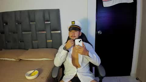 Snapshot of dionyxx chatting on 10/28/25, 02:26 dionyxx online show from 10/28/25, 02:26