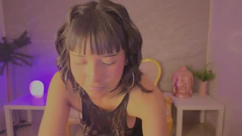 Snapshot of diosa_idin_s1 chatting on 04/07/26, 08:20 Diosa online show from 04/07/26, 08:20