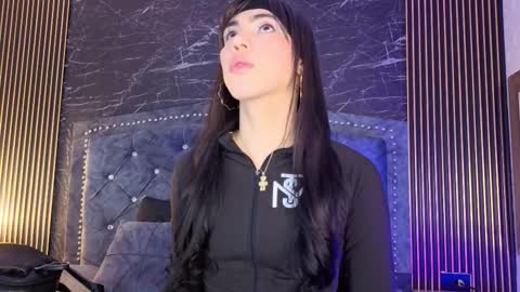 Snapshot of diosaa_golden chatting on 11/16/25, 10:04 DIOSA online show from 11/16/25, 10:04