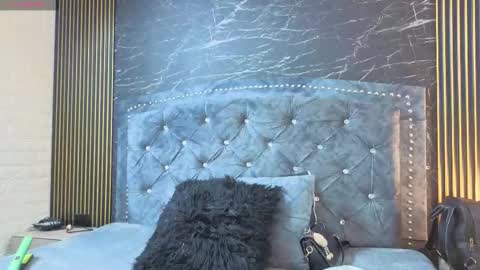 Snapshot of diosaa_golden chatting on 11/20/25, 09:14 DIOSA online show from 11/20/25, 09:14