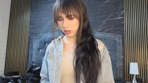 Snapshot of diosaa_golden chatting on 11/25/25, 08:31 DIOSA online show from 11/25/25, 08:31