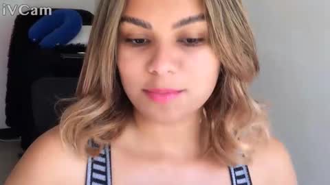 diosadeluniverso_ online show from 10/17/25, 05:59