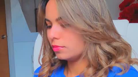 diosadeluniverso_ online show from 12/15/25, 12:31