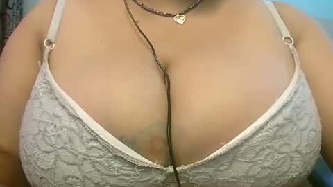 dipa2345 online show from 09/18/25, 05:31