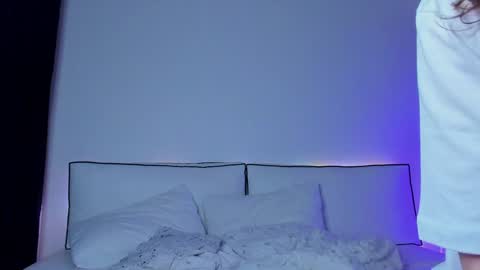 Snapshot of diroill chatting on 01/08/25, 01:00 Hailey online show from 01/08/25, 01:00