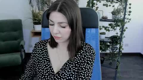 Snapshot of dirosee chatting on 03/12/26, 07:36 Di online show from 03/12/26, 07:36
