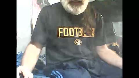 dirtmcgirt82 online show from 01/05/25, 04:04