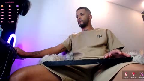 Snapshot of dirtybhot chatting on 09/19/25, 02:46 I just want to be happy online show from 09/19/25, 02:46