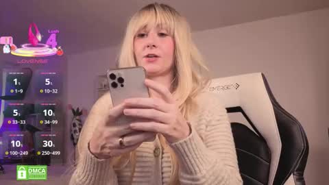 Snapshot of dirtylilsusie chatting on 11/03/25, 08:10 Susie online show from 11/03/25, 08:10