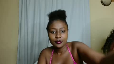 Snapshot of disah_002 chatting on 10/22/25, 12:33 disah_002 online show from 10/22/25, 12:33