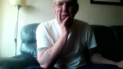 Snapshot of discovery63 chatting on 03/27/26, 12:05 discovery63 online show from 03/27/26, 12:05