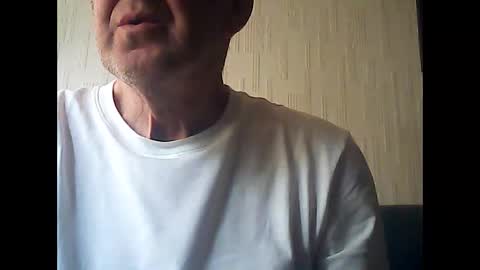 Snapshot of discovery63 chatting on 06/08/26, 09:42 discovery63 online show from 06/08/26, 09:42
