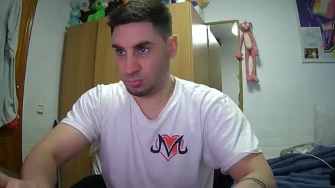 Snapshot of diselobienclaro chatting on 12/18/25, 10:27 diselobienclaro online show from 12/18/25, 10:27