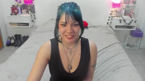 Snapshot of dissasterology chatting on 10/17/25, 02:48 Lena online show from 10/17/25, 02:48