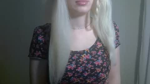 Snapshot of ditamilton chatting on 09/16/25, 01:45 DitaMilton online show from 09/16/25, 01:45