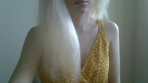 Snapshot of ditamilton chatting on 10/03/25, 09:50 DitaMilton online show from 10/03/25, 09:50