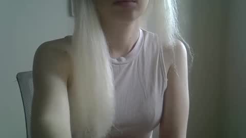 Snapshot of ditamilton chatting on 10/16/25, 09:21 DitaMilton online show from 10/16/25, 09:21