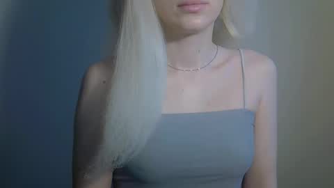 DitaMilton online show from 11/06/25, 09:21