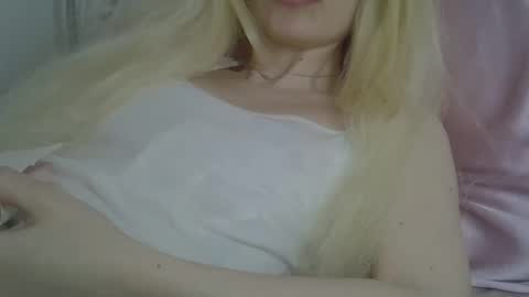 DitaMilton online show from 05/11/26, 01:06