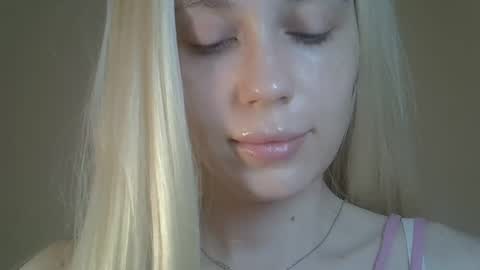 DitaMilton online show from 05/21/26, 07:54