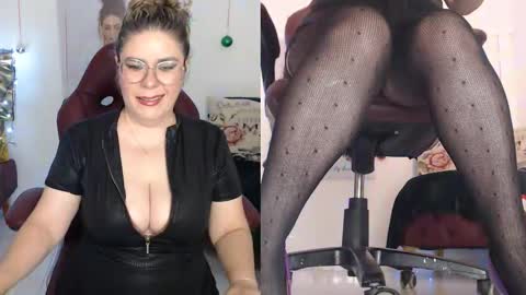 Snapshot of diva_milf chatting on 12/19/25, 07:21 Diva online show from 12/19/25, 07:21