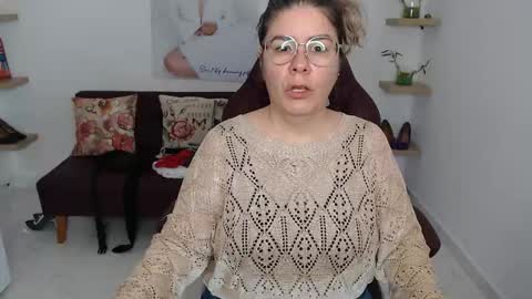 Snapshot of diva_milf chatting on 02/08/26, 03:59 Diva online show from 02/08/26, 03:59