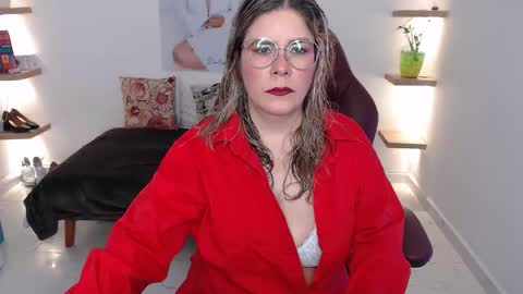 Snapshot of diva_milf chatting on 02/25/26, 11:31 Diva online show from 02/25/26, 11:31