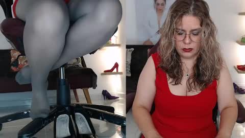 Snapshot of diva_milf chatting on 04/15/26, 08:31 Diva online show from 04/15/26, 08:31