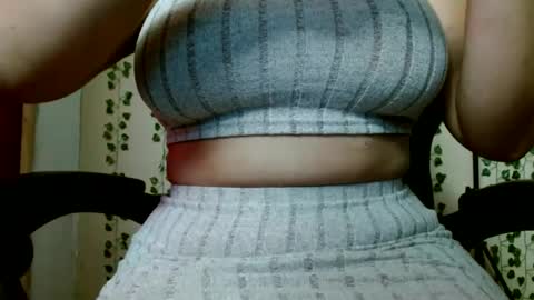 Snapshot of divadirty chatting on 02/05/25, 11:44 Mari online show from 02/05/25, 11:44