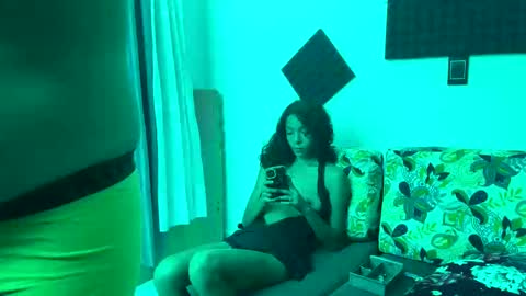 Snapshot of divavic_24 chatting on 01/11/25, 04:27 DIVA online show from 01/11/25, 04:27