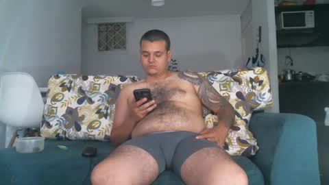 Snapshot of divavic_24 chatting on 02/25/25, 04:10 DIVA online show from 02/25/25, 04:10