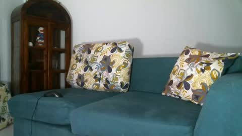 Snapshot of divavic_24 chatting on 03/11/25, 03:05 DIVA online show from 03/11/25, 03:05