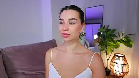 Tia online show from 07/30/26, 07:02