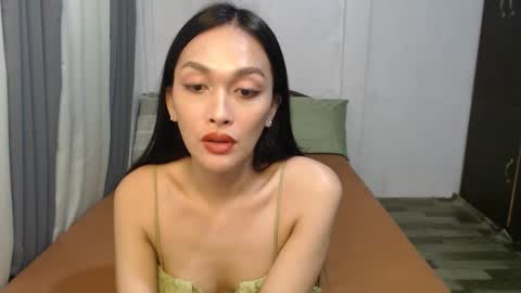 DIVINA online show from 11/15/25, 03:37